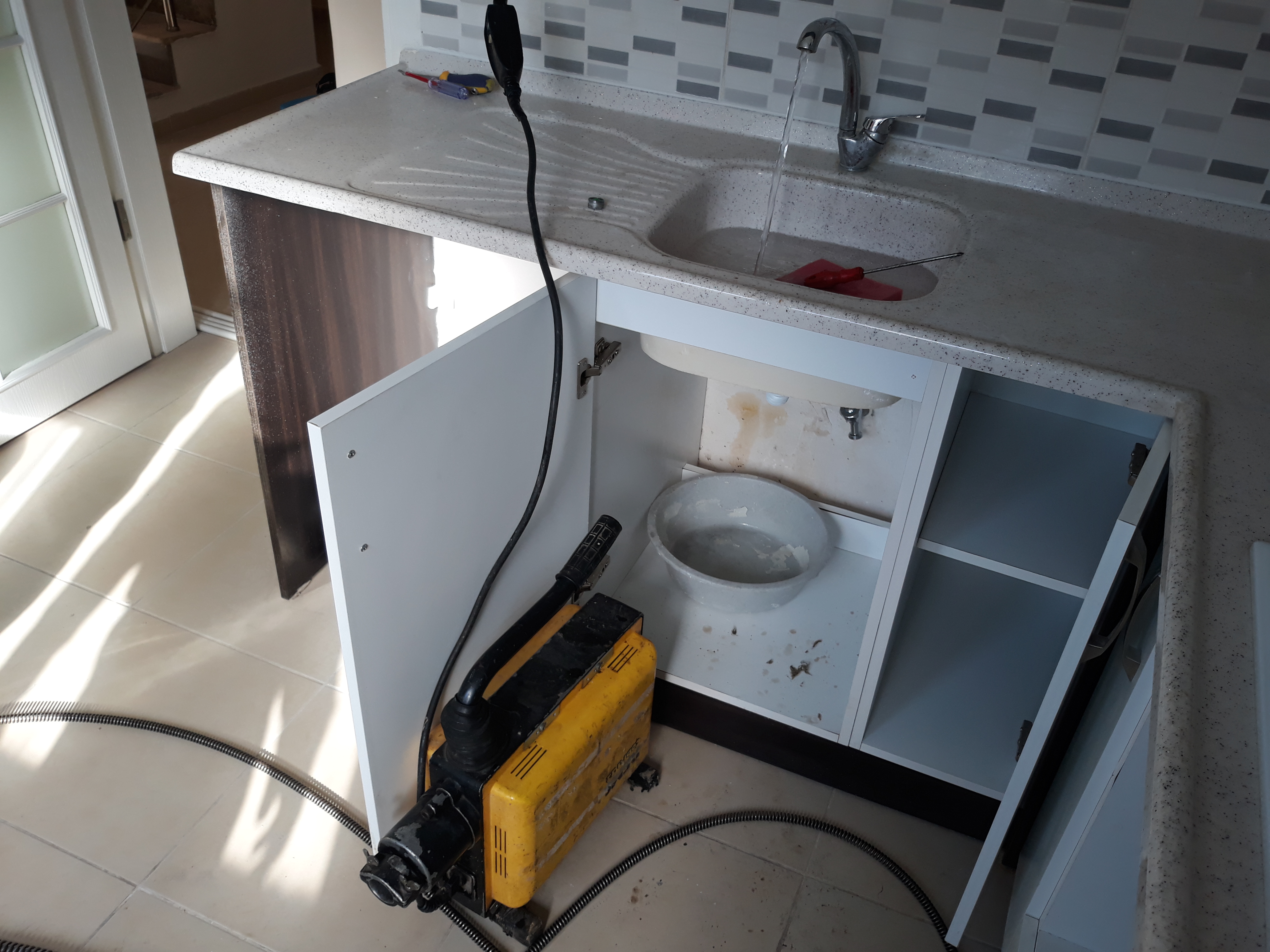 Mutfak ve Banyo Giderleri Neden Tıkanır?